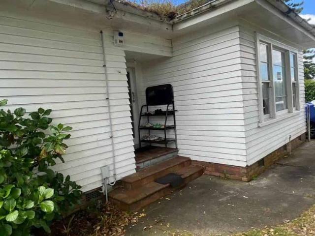 3 Bedroom Renovated Family Home in Papatoetoe