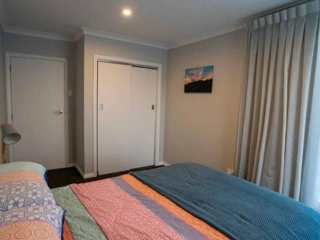 3 bedroom walking distance to town