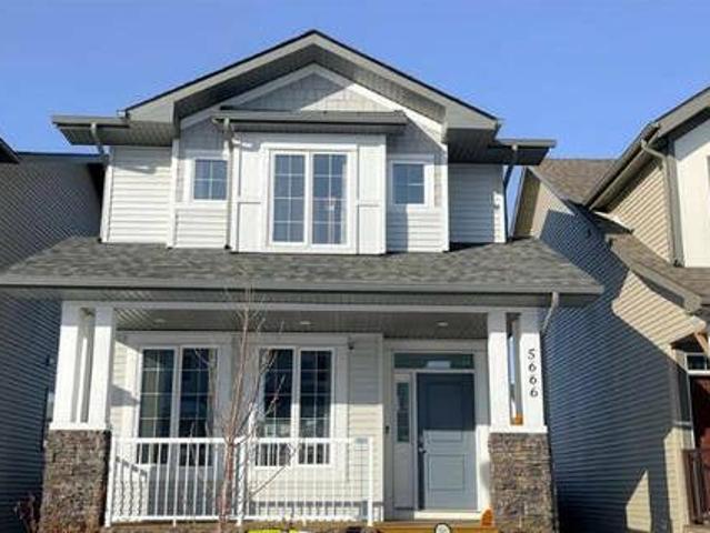 3 bedroom wellmaintained home located in Harbour Landing