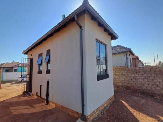 3 Bedroom with 1 Bathroom House For Sale Gauteng