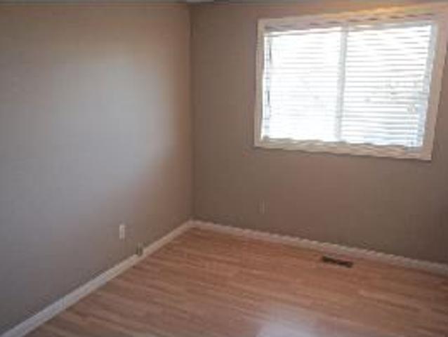 3 Bedroom Townhome Bungalow Park Fort Saskatchewan