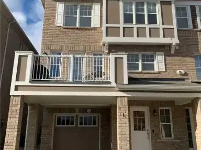 3 Bedroom Townhouse Milton ON 104292294