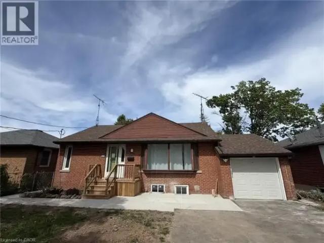 3 Bedroom Townhouse Milton ON LS103091676