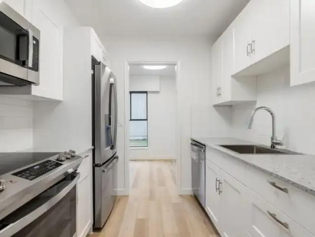3 Bedroom Townhouse North Vancouver BC 102468335