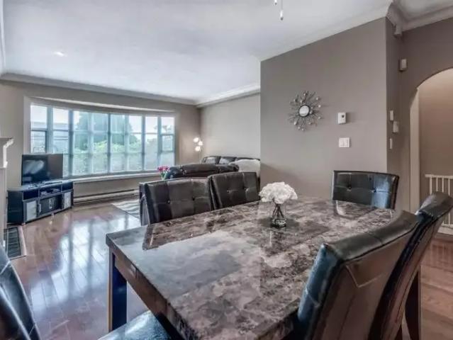 3 Bedroom Townhouse North Vancouver BC 102752467