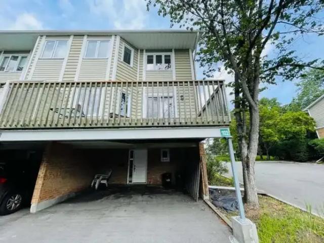 3 Bedroom Townhouse Ottawa ON 102951984