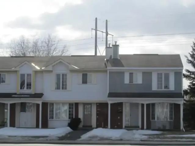 3 Bedroom Townhouse Ottawa ON 103118227