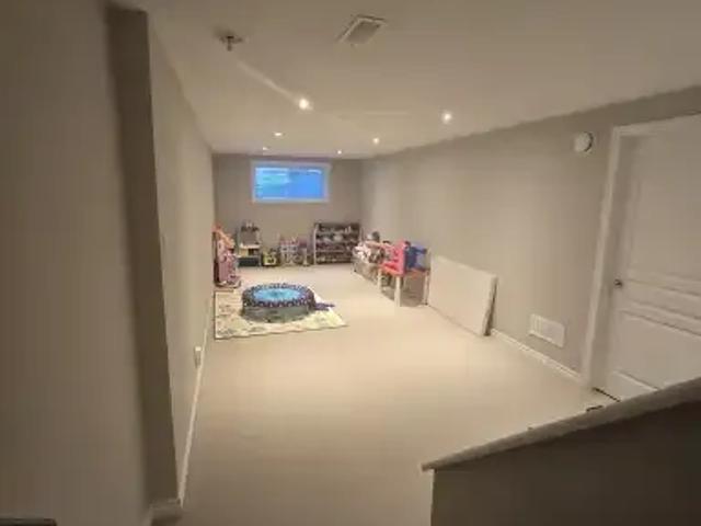 3 Bedroom Townhouse Ottawa ON 105309180