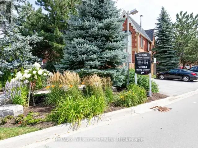 3 Bedroom Townhouse Oakville ON 103380061