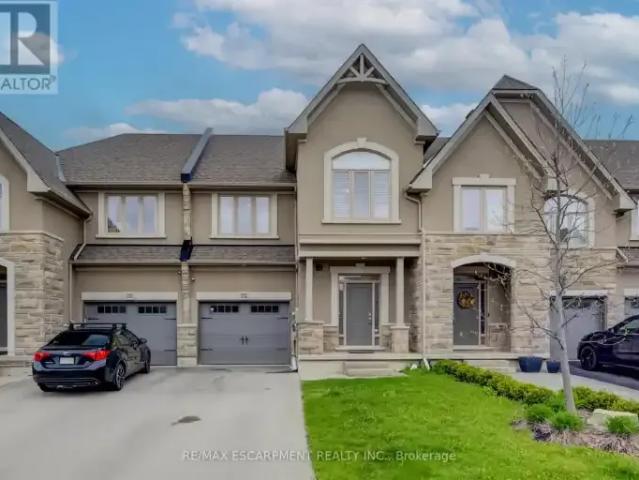 3 Bedroom Townhouse Oakville ON 103487568