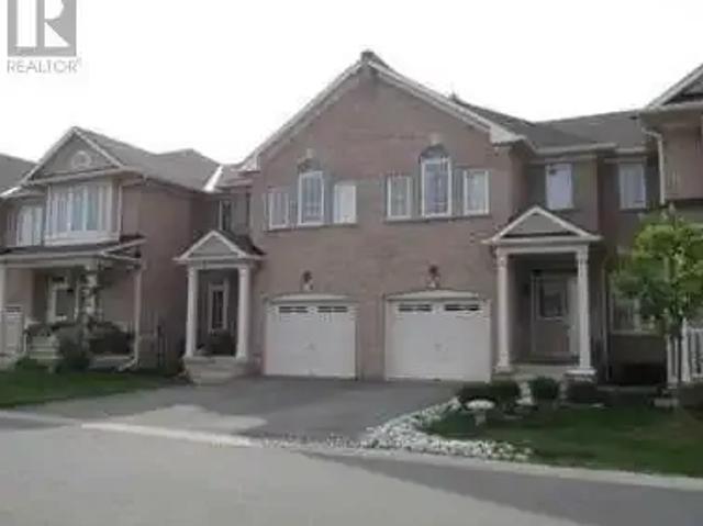 3 Bedroom Townhouse Oakville ON 103487571