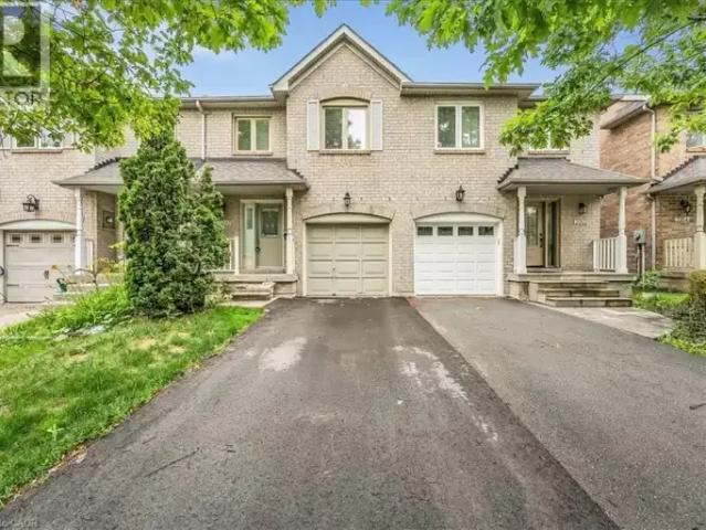 3 Bedroom Townhouse Oakville ON 103594494