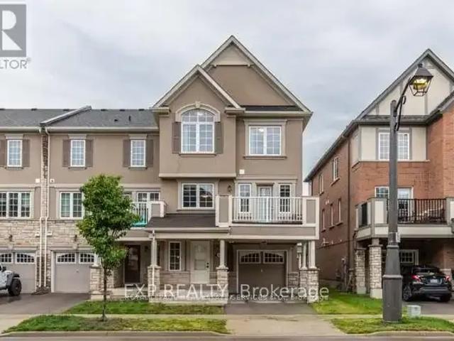 3 Bedroom Townhouse Oakville ON 104000230