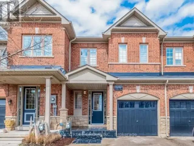 3 Bedroom Townhouse Oakville ON 104183194