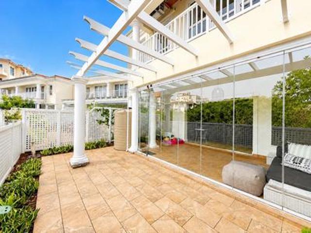 3 bedroom townhouse on the market.