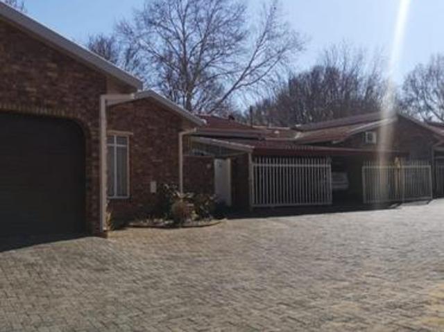 3 bedroom townhouse on the market in.