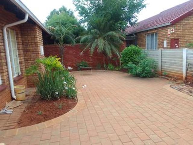 3 bedroom townhouse on the market in.