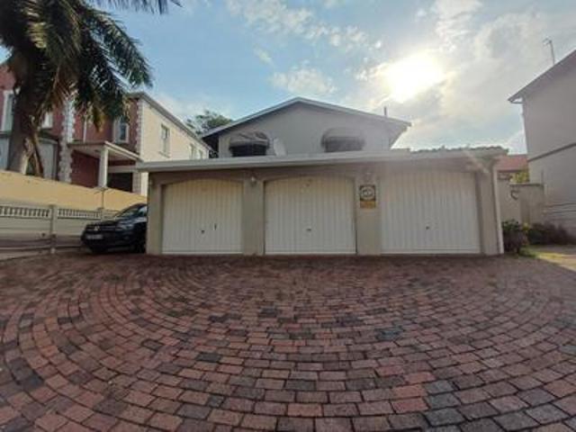 3 bedroom townhouse on the market in.