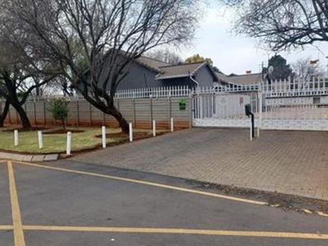 3 bedroom townhouse available on the.