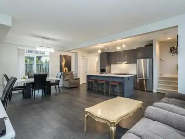 3 Bedroom Townhouse Abbotsford BC 104401364