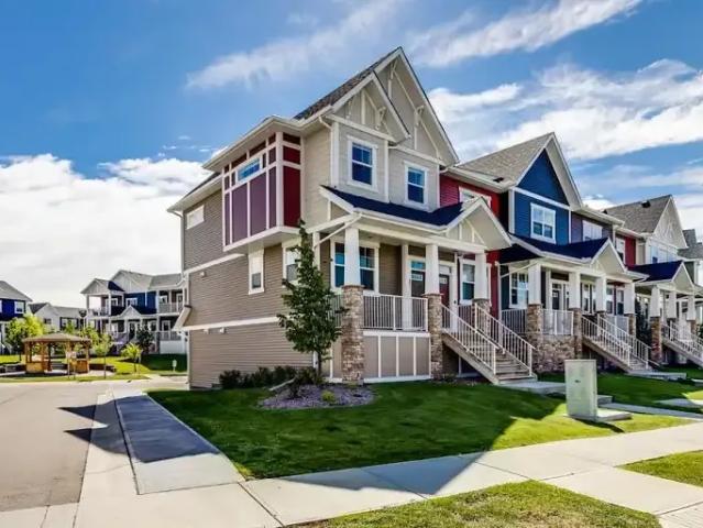 3 Bedroom Townhouse Airdrie AB 104180477