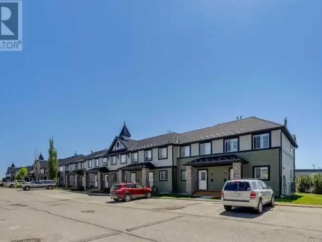 3 Bedroom Townhouse Airdrie AB 104182750