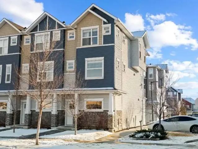 3 Bedroom Townhouse Airdrie AB 104362570