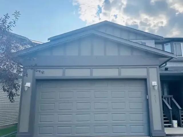 3 Bedroom Townhouse Airdrie AB 104470624