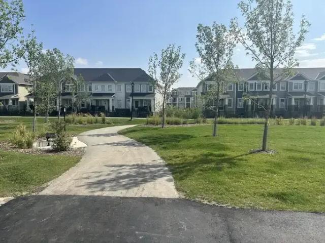 3 Bedroom Townhouse Airdrie AB 104794699