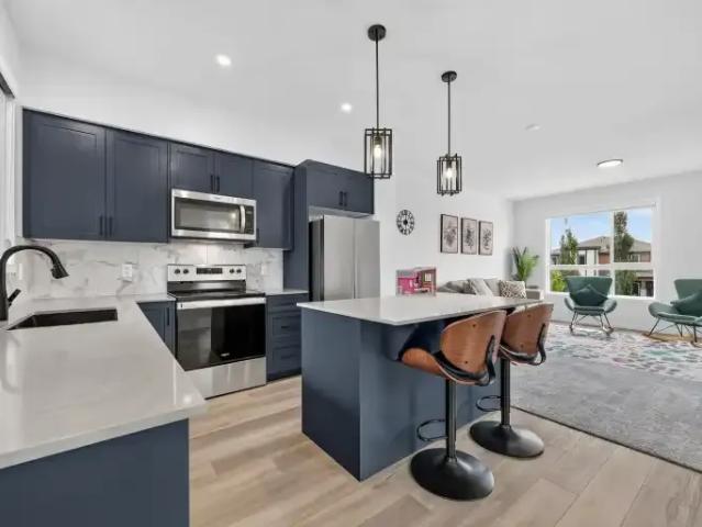 3 Bedroom Townhouse Airdrie AB 105023313