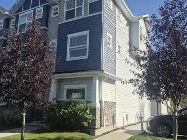 3 Bedroom Townhouse Airdrie AB 105185829