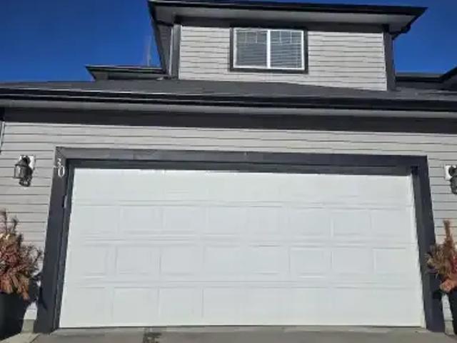 3 Bedroom Townhouse Airdrie AB 102794869