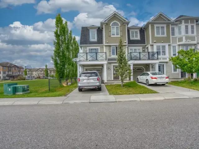 3 Bedroom Townhouse Airdrie AB 103322388