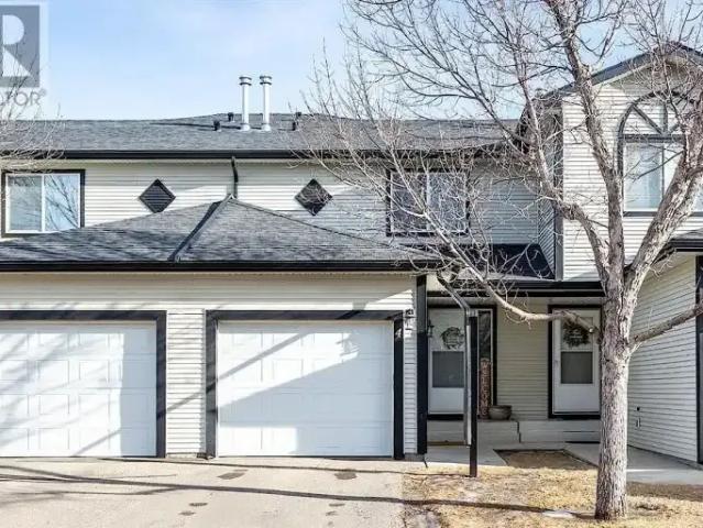 3 Bedroom Townhouse Airdrie AB 99223103