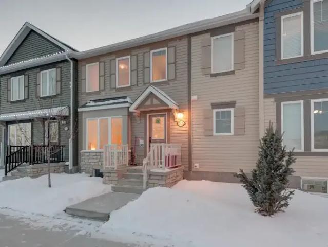 3 Bedroom Townhouse Airdrie AB LS99973112