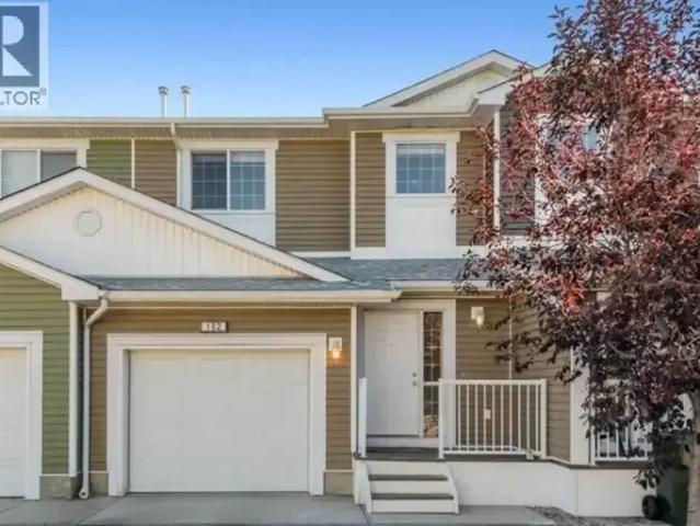 3 Bedroom Townhouse Airdrie AB LS105150636