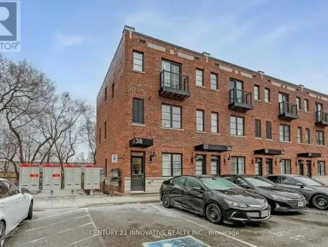 3 Bedroom Townhouse Burlington ON 104362949