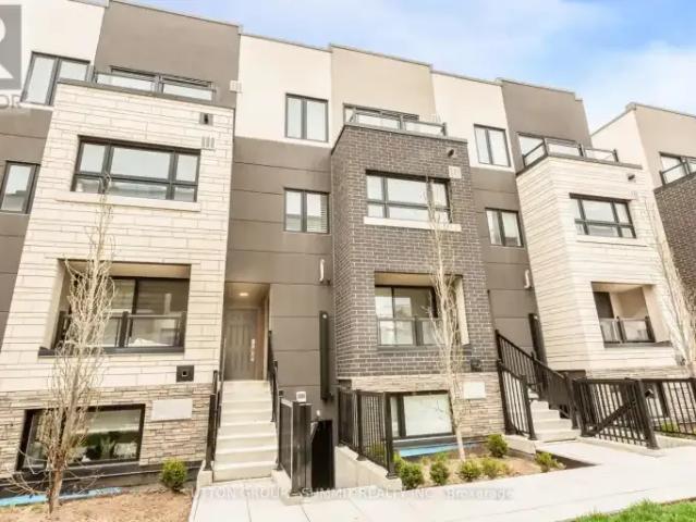 3 Bedroom Townhouse Burlington ON 104471136