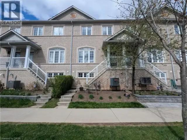 3 Bedroom Townhouse Burlington ON 101827697