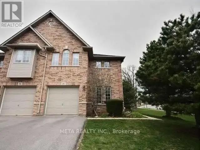 3 Bedroom Townhouse Burlington ON 103487441
