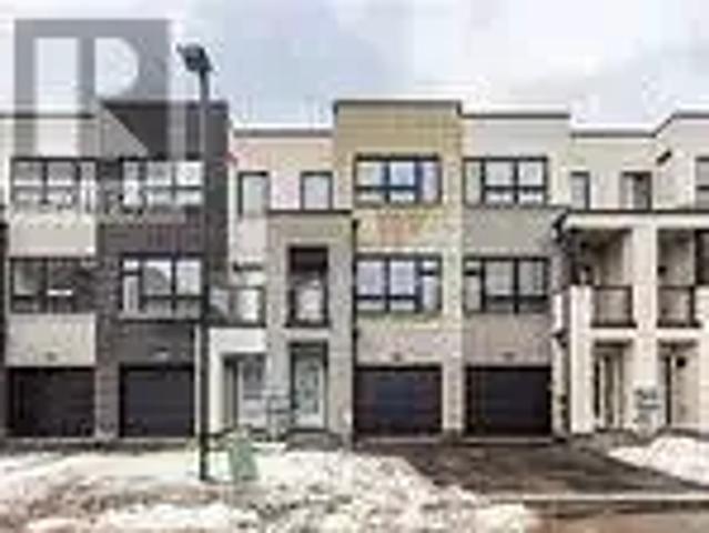 3 Bedroom Townhouse Burlington ON LS102883569
