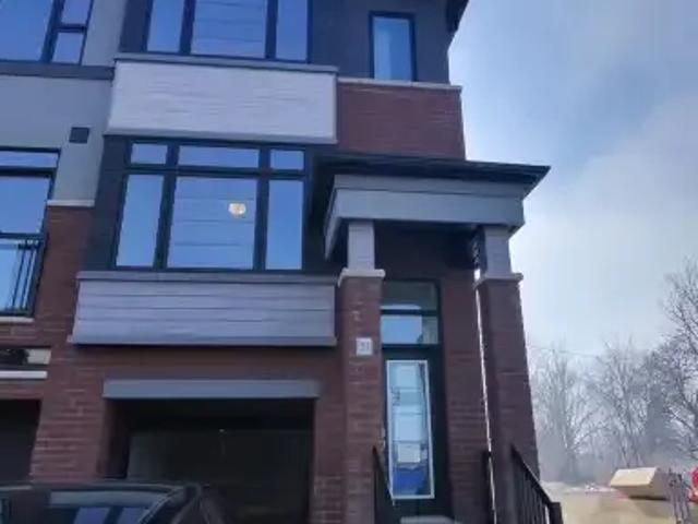 3 Bedroom Townhouse Brantford ON 102915106