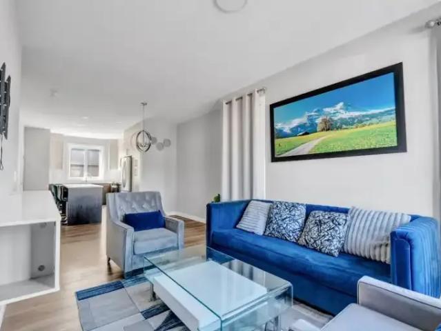 3 Bedroom Townhouse Calgary AB 104142702