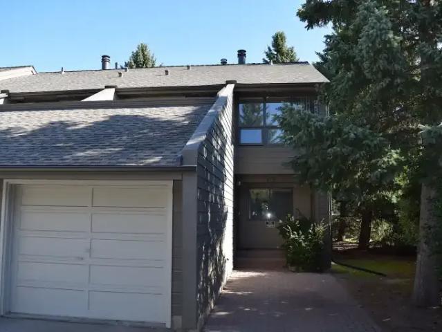 3 Bedroom Townhouse Calgary AB 104178929