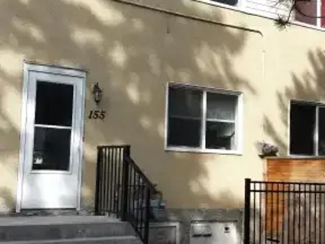 3 Bedroom Townhouse Calgary AB 104179103