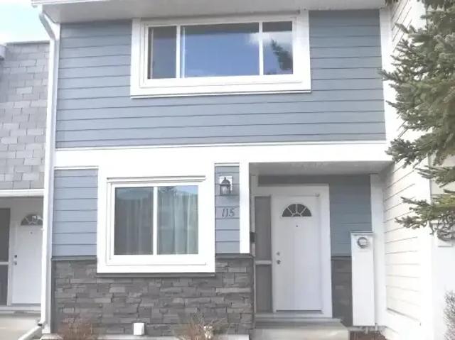 3 Bedroom Townhouse Calgary AB 104179582