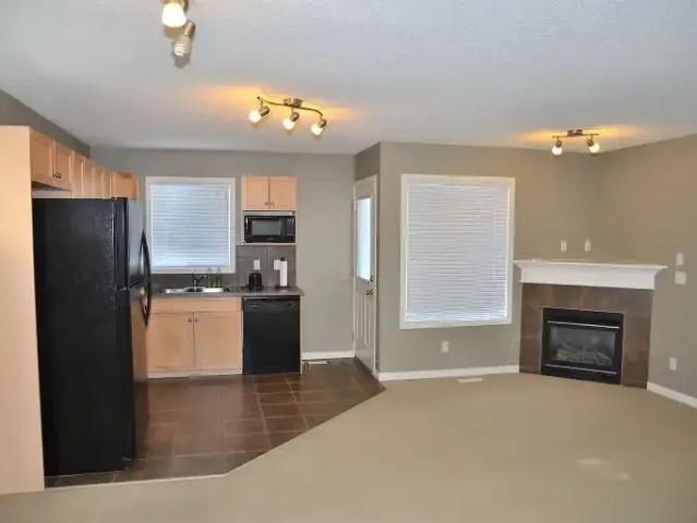 3 Bedroom Townhouse Calgary AB 104180000