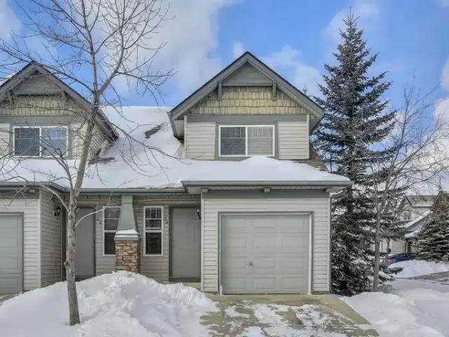 3 Bedroom Townhouse Calgary AB 104180115