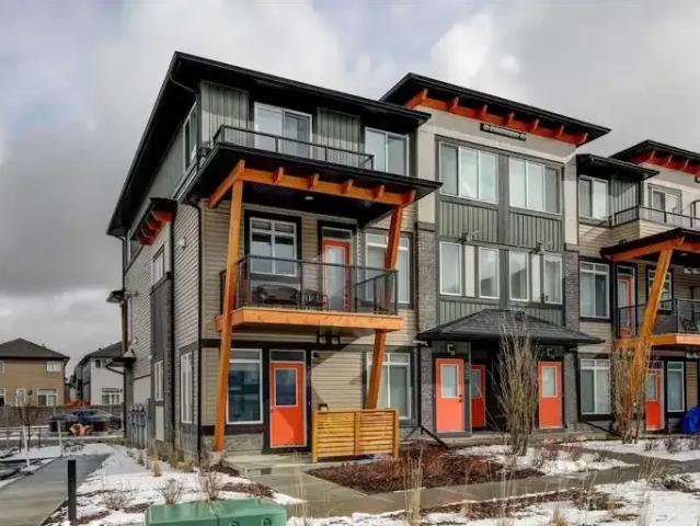 3 Bedroom Townhouse Calgary AB 104180535
