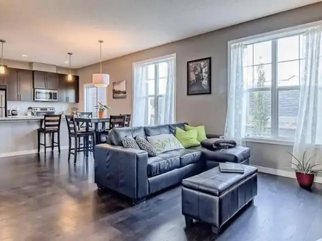 3 Bedroom Townhouse Calgary AB 104180887